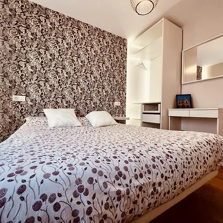 Piso Reformado,centrico,tranquilo Y Con Wifi Vut 09-398 Appartamento *